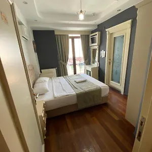 Hotel La Petite Maison Istambul